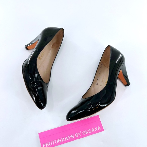 Salvatore Ferragamo Women's Black Patent Leather  Pump size 7.5 B made in Italy - Picture 8 of 13